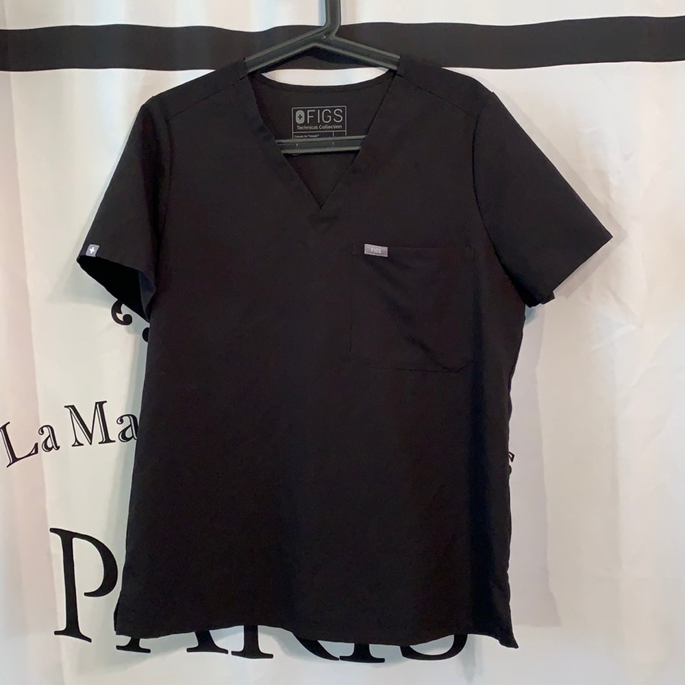 FIGS SCRUB TOP SIZE MEDIUM PO# 1494
